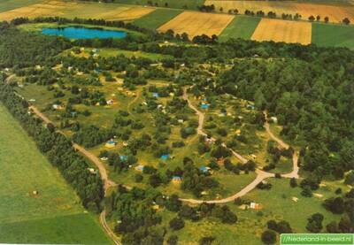 Luchtfoto van camping De Berenkuil in Grolloo