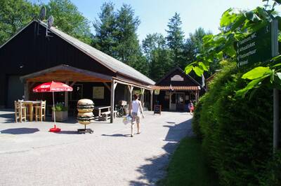 Restaurant en foodcourt van vakantiepark EuroParcs de Wiltzangh