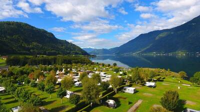 Luchtfoto van Europarcs Ossiacher See