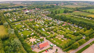 Luchtfoto van vakantiepark Molecaten Park Wijde Blick in Zeeland