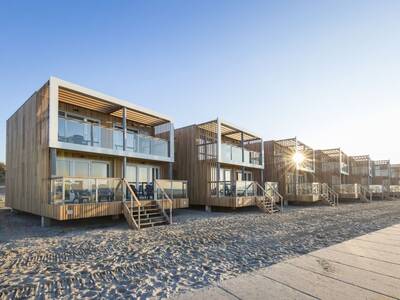 Beach Villa's op het strand direct aan zee op Roompot Beach Villa’s Hoek van Holland