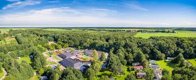 Luchtfoto van vakantiepark Roompot Bospark Lunsbergen