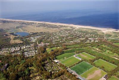 Luchtfoto van Roompot Vakantiepark Kijkduin