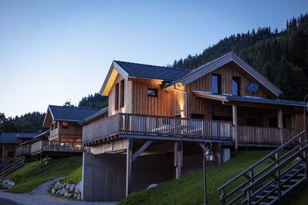 Vrijstaand vakantiehuis op een helling op Alps Resorts Almdorf Hohentauern