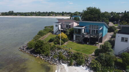 Vrijstaande vakantiehuizen aan het IJsselmeer op vakantiepark  Beach Resort Makkum