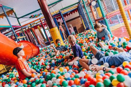 Giga Konijnenhol indoorspeeltuin op vakantiepark Beerze Bulten 