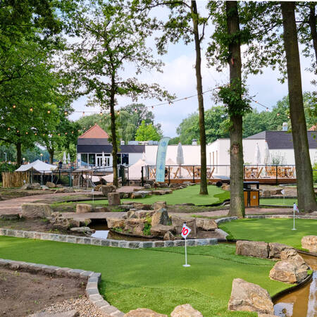 De 18 holes minigolfbaan van vakantiepark BreeBronne