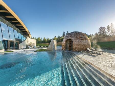 Buitenbad van het Aqua Mundo zwemparadijs van Center Parcs Les Trois Forêts