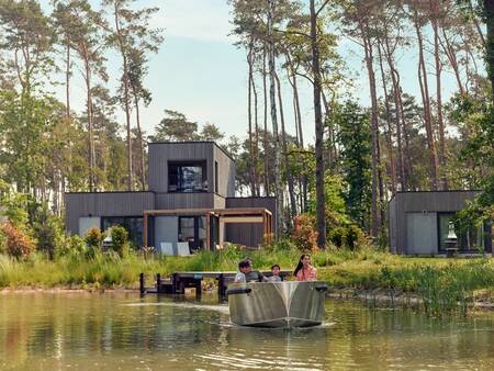 Een cottage aan het water op Center Parcs Terhills Resort