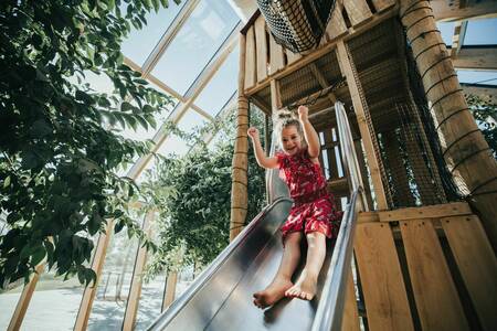 Binnenspeeltuin op vakantiepark De Klepperstee