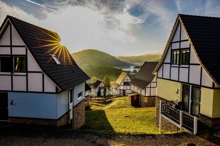 Vrijstaande vakantiehuizen in de heuvels van de Eifel op vakantiepark Dormio Eifeler Tor