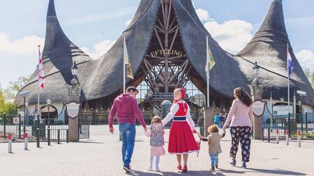 Het Huis van de Vijf Zintuigen is de hoofdentree van de Efteling