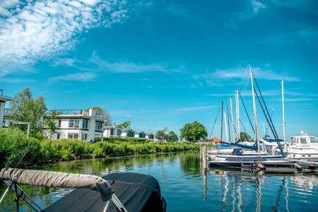 Jachthaven De Zuidwal pal naast vakantiepark EuroParcs Bad Hulckesteijn