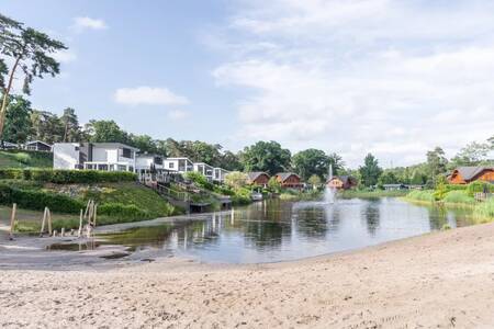 Strandje aan het recreatiemeer op vakantiepark EuroParcs Brunssummerheide