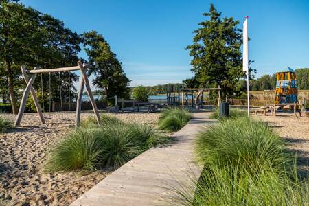 Een speeltuin op vakantiepark EuroParcs De IJssel Eilanden