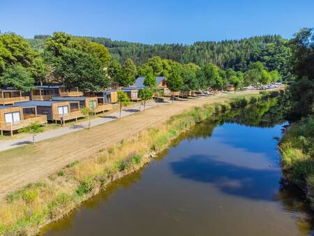 Chalets langs de rivier de Our op vakantiepark Europarcs Kohnenhof