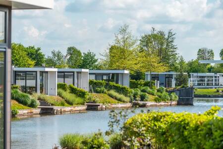 Vakantiehuizen langs het water op vakantiepark EuroParcs Veluwemeer