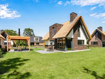 Extra luxe wellnessvilla met ruime tuin en overkapping op vakantiepark Landal Berger Duinen