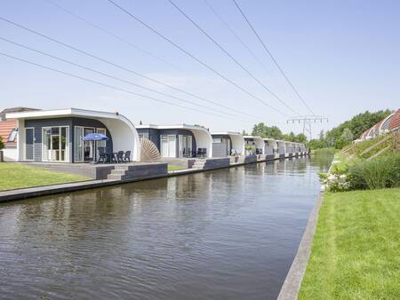 2-persoons bungalow 2C aan het water op vakantiepark Landal De Bloemert