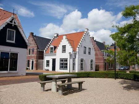 Op vakantiepark Landal Esonstad zijn de vakantiehuizen gebouwd in vestingstad stijl