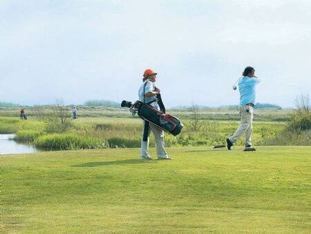 Golfen op golfbaan de Texelse nabij vakantiepark Landal Sluftervallei