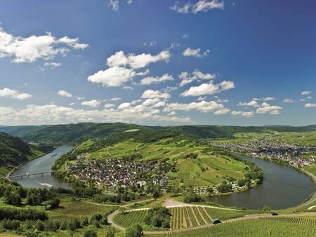 Hooggelegen tussen de wijnvelden van de rivier de Saar, ligt het prachtige Landal Warsberg.