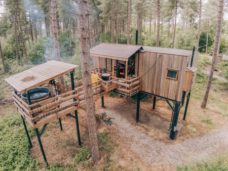 Boomhut met hottub op vakantiepark Recreatiedomein Warredal