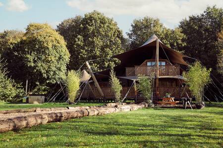 Luxe glamping tent op vakantiepark Resort de Parel