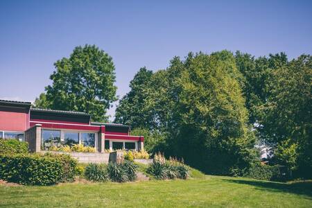 Geschakelde vakantiehuizen op vakantiepark Roompot Bungalowpark Schin op Geul