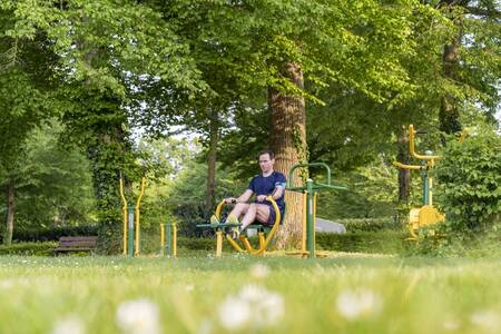 Buiten fitness op vakantiepark Roompot Château des Marais