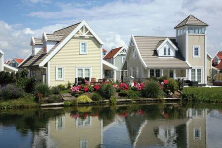 Vakantiehuizen aan het water op vakantiepark Roompot Duynparc De Heeren van ‘s-Gravensande