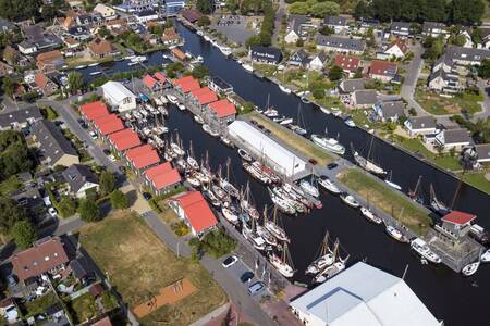 Luchtfoto van de jachthaven en Roompot Havenresort Terherne