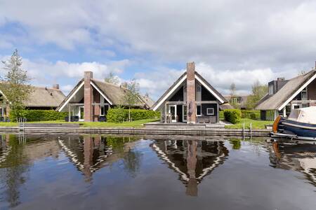 Vrijstaande vakantiewoningen aan het water op vakantiepark Roompot Waterpark Terkaple