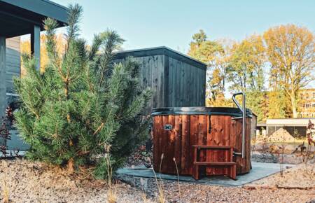 Hottub bij een vakantiehuis op vakantiepark Soof Retreats Soof Heuvelrug