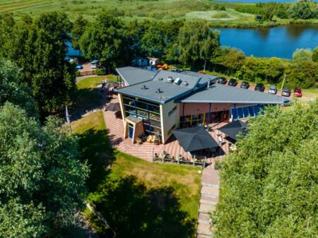 Restaurant Klein Zwitserland bij vakantiepark Bergumermeer