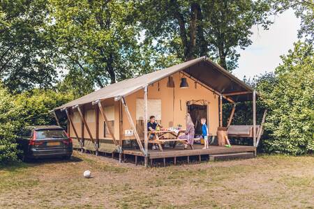 De Ranger Lodge biedt een luxe glamping ervaring op Veluwepark de Bosgraaf